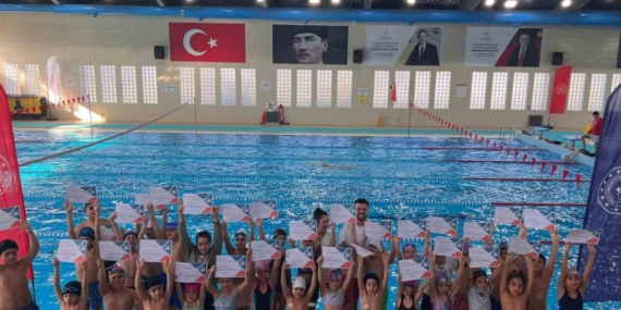 Aydın’da 2 ayda 200 çocuk yüzme öğrendi