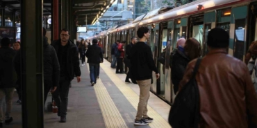 Bakan Uraloğlu: "2025 yılında yüksek hızlı, anahat, bölgesel ve kent içi hatlarda yaklaşık 283 milyon yolcumuza konforlu ve güvenli ulaşım imkânı sağladık"