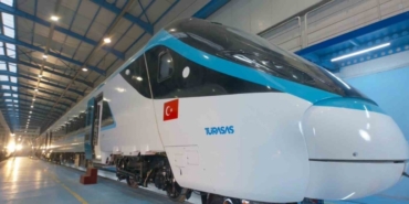 Bakan Uraloğlu: "Milli Elektrikli Hızlı Trenimizi 2026 yılı içerisinde raylara indirerek test sürecini başlatacağız"