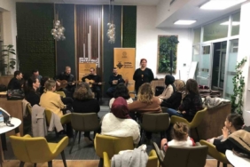 Balıkesirli öğretmenler hem çaldı, hem söyledi