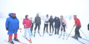 Başkan Büyükkılıç, Erciyes’te kayak tutkunlarıyla bir araya geldi