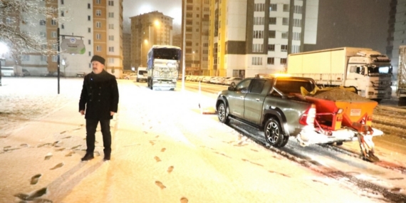 Başkan Palancıoğlu, karla mücadele için sahaya çıktı