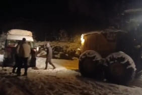 Batman’da köy yolunda mahsur kalan 10 kişi lurtarıldı