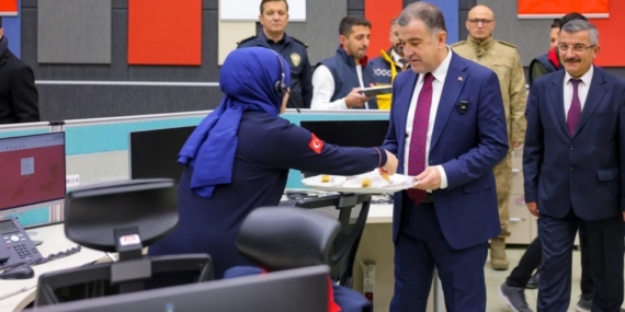 Bayburt’ta 112 Acil Çağrı Merkezi personelinin yeni yılı kutlandı