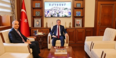 Bayburt’un yeni Defterdarı Hikmet Yıldız göreve başladı