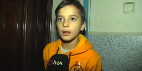 Bayrampaşa’da ambulansın geçmesi için trafiği durduran 10 yaşındaki Ahmet Hacı İbrahim: