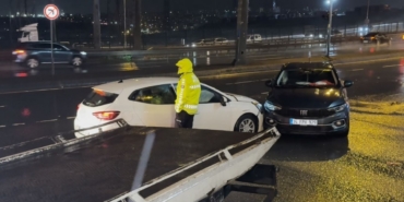 Beylikdüzü E-5’te iki araç çarpıştı: 1 yaralı