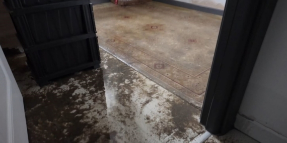 Beylikdüzü’nde 2 daireyi su bastı: Bina boşaltıldı