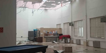 Bilecik’te yaşanan fırtınada çatılar uçtu, ağaçlar devrildi