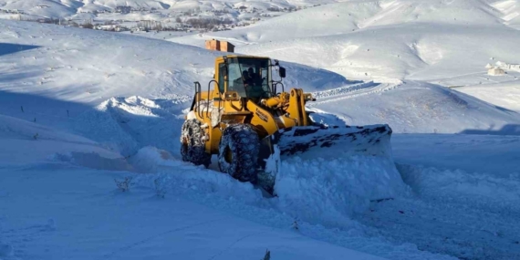 Bingöl’de  161 köy yolu ulaşıma kapandı