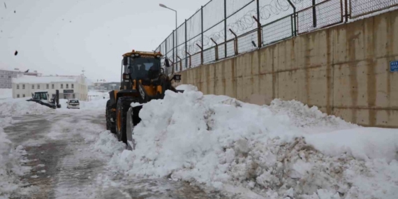 Bitlis’te karla mücadele seferberliği
