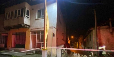 Burdur’da kerpiç evin duvarı çöktü