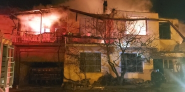 Burdur’da köyde çıkan yangında 2 ev, 1 ahır kullanılmaz hale geldi