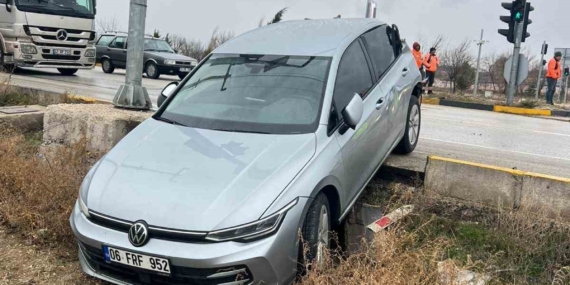 Burdur’da otomobil ile kamyon çarpıştı: 1 yaralı