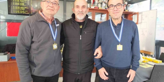 Burhaniye’ de briç turnuvaları devam ediyor