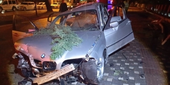 Bursa’da sabah saatlerinde korkunç kaza: 2 ağır yaralı