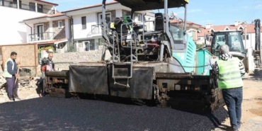 Büyükşehir Datça’da 53 bin metrelik yol ağını yeniliyor