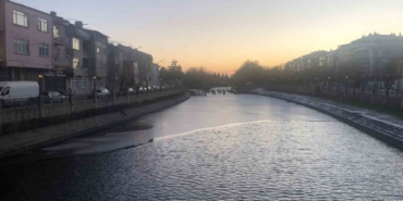 Buz tutan Porsuk Çayı ortaya kartpostallık görüntüler çıkardı