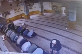 Camide namaz kılan komşusunu öldüren sanık: "Asıl caniyi kardeşim tahliye olduğunda görecekler"