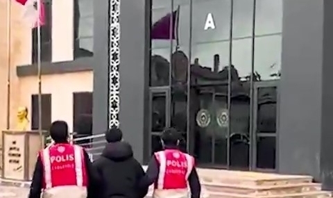 Çanakkale’de bir vatandaşı 4 milyon 500 bin TL dolandıran 3 şüpheli tutuklandı