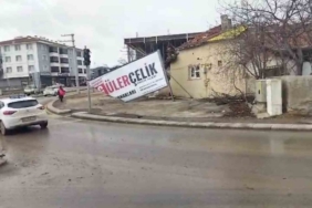 Çankaya Mahallesi’nde fırtına maddi hasara yol açtık