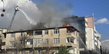 Çatı onarımı sırasında yangın çıktı