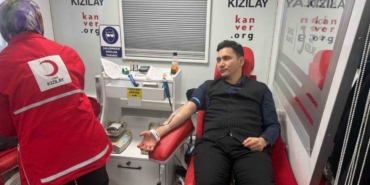 Çermik Kaymakamı Karataş, kan bağışında bulundu