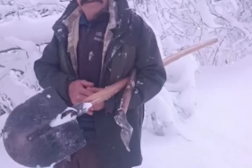 Çobanın yardım çağrısına valilik anında karşılık verdi: Karlı yollar aşılarak hayvanlara yem ulaştırıldı