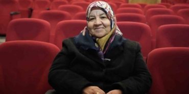 Çocukları sosyalleşsin diye geldi, sahnenin yıldızı oldu