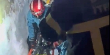 Damda kar temizlerken üzerlerine çığ düştü