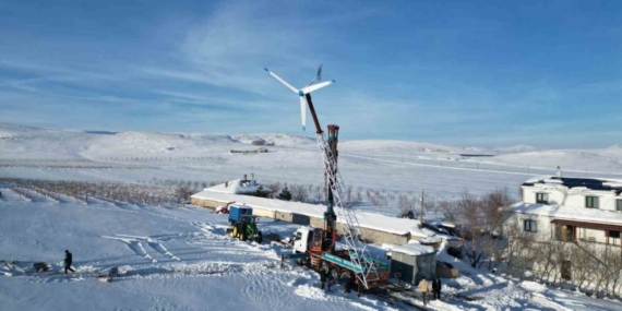 Dededen kalma mesleğini geliştirerek rüzgârgülü imalatı yapıyor
