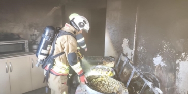 Defne’de yanan ev kullanılmaz hale geldi