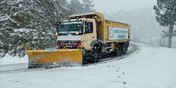 Denizli’de karla mücadele sürüyor