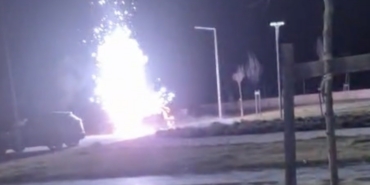 Devlet hastanesi bahçesinde otomobil yangını