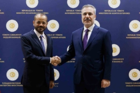 Dışişleri Bakanı Fidan, Umman Sultanlığı Dışişleri Bakanı Al Busaidi ile araya geldi