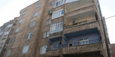 Diyarbakır’da kolonu çatlayan bina sakinleri hırsızlar için nöbet tutuyor
