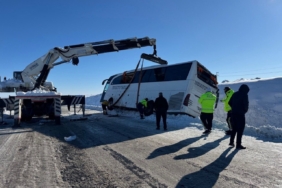 Diyarbakır’da yolcu otobüsü devrildi: 6 yaralı