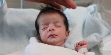 Doğuştan yemek borusu olmayan 4 günlük bebek, Elazığ’da hayata tutundu