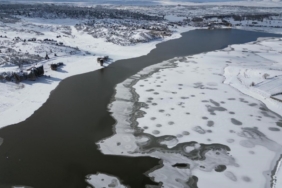 Donan Emre Gölü görüntüsüyle kartpostalları aratmadı