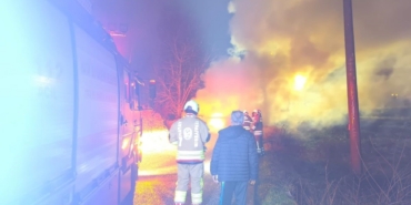 Dörtyol’da yanan otomobil kullanılmaz hale geldi