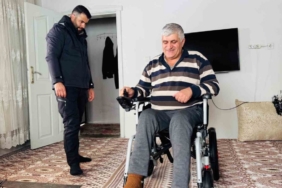 Duyarlı vatandaştan engelli vatandaşa akülü sandalye desteği