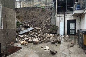 Edirne’de sağanak sonrası istinat duvarı çöktü: Balkonlar zarar gördü