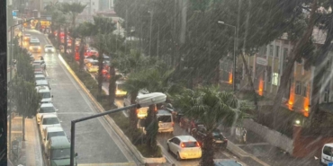 Edremit’te dolu ve lodos fırtınası etkili oldu