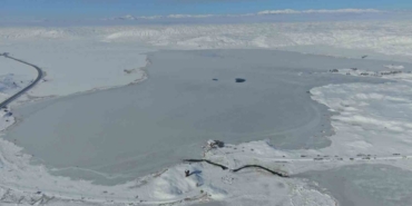 Efsanesi dilden dile dolaşan göl tamamen dondu