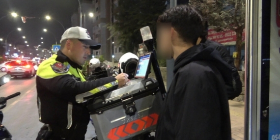 Ehliyet yetersizliği gerekçesiyle ceza yiyen üniversite öğrencisi: "Şu an duygu falan kalmadı bende, bu borcu nasıl ödeyeceğimi düşünüyorum"