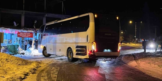 Elazığ’da facianın eşiğinden dönüldü: Otobüs devrilmekten son anda böyle kurtuldu