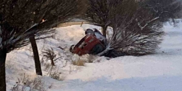 Elazığ’da otomobil devrildi