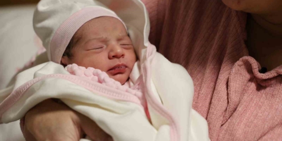 Elazığ’da yeni yılın ilk dakikalarında 4 bebek dünyaya geldi