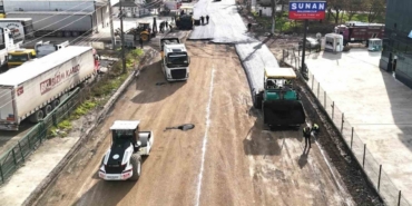 Erenler’de sanayi hattının asfaltı yenileniyor