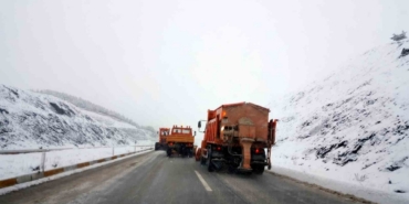 Erzincan-Sivas ve Gümüşhane yolunda kar çilesi